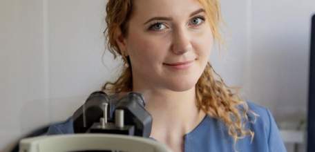 Врач Марина Доминюк: &laquo;Ребёнок, брызнувший себе в глаз &laquo;суперклеем&raquo; &mdash; приехали с полностью склеенными веками!&raquo;