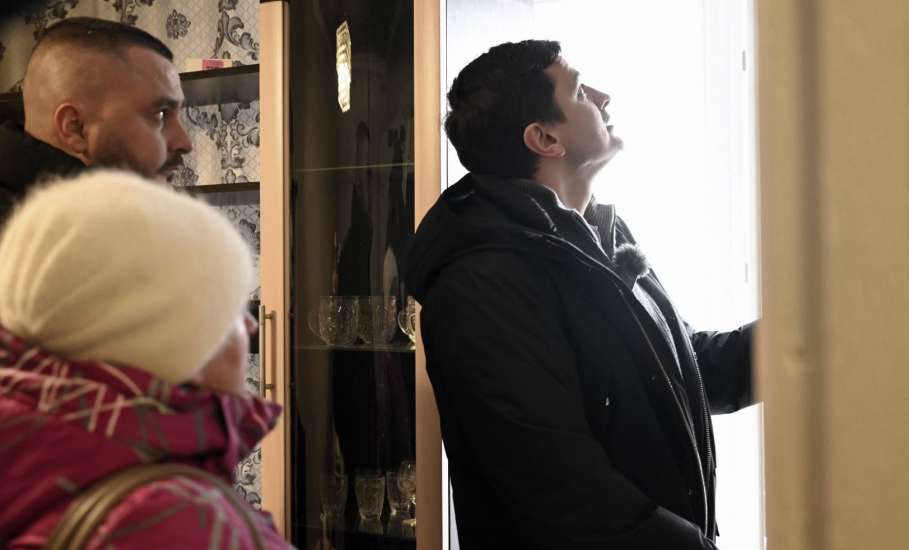 Вячеслав Жабин: &laquo;Сегодня в больнице навестил пострадавшего жителя от ночной атаки беспилотников, а также заехал на адреса, где зафиксированы падения обломков БПЛА&raquo;