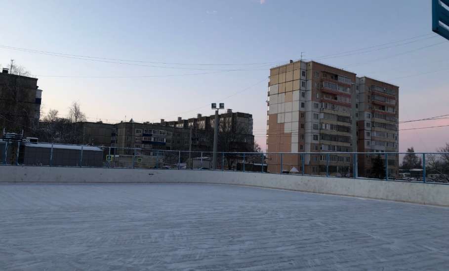 Открытый каток в Ельце травмоопасный у ледового Дворца имени Анатолия Тарасова!