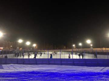 Открытый каток в Засосне у бассейна &laquo;Виктория&raquo; лучше, чем у ледового Дворца!