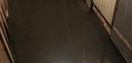 Шок! В Ельце затопило подвал канализационными стоками!