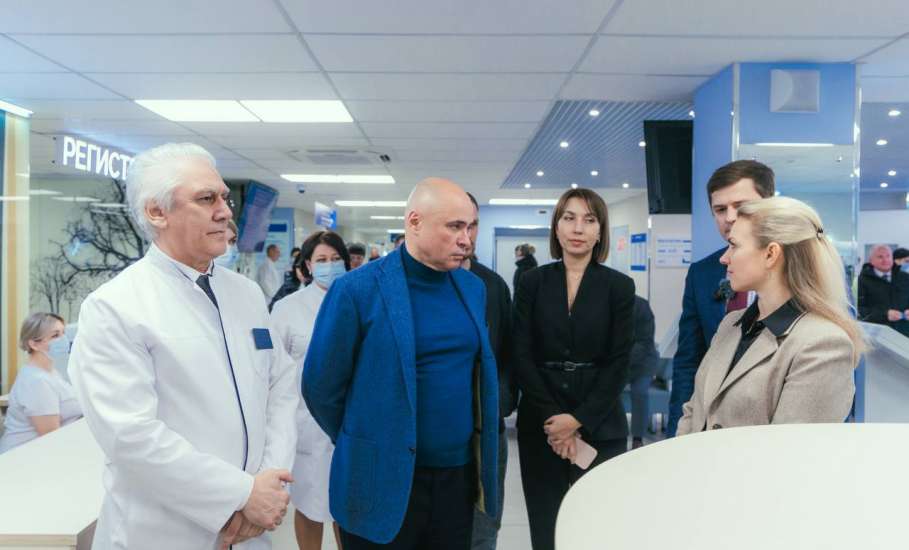 Игорь Артамонов: &laquo;Аутентичных поликлиник мы ещё не делали. Но в самом историческом городе нашего региона &mdash; почему бы и нет?&raquo;