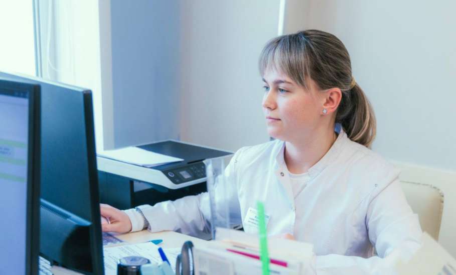 Игорь Артамонов: &laquo;Аутентичных поликлиник мы ещё не делали. Но в самом историческом городе нашего региона &mdash; почему бы и нет?&raquo;