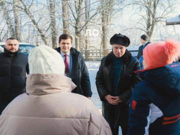 Губернатор ЛО Игорь Артамонов встретился с жителями многоэтажки в Ельце, которая пострадала от украинских БПЛА 12 января