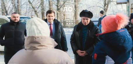 Губернатор ЛО Игорь Артамонов встретился с жителями многоэтажки в Ельце, которая пострадала от украинских БПЛА 12 января