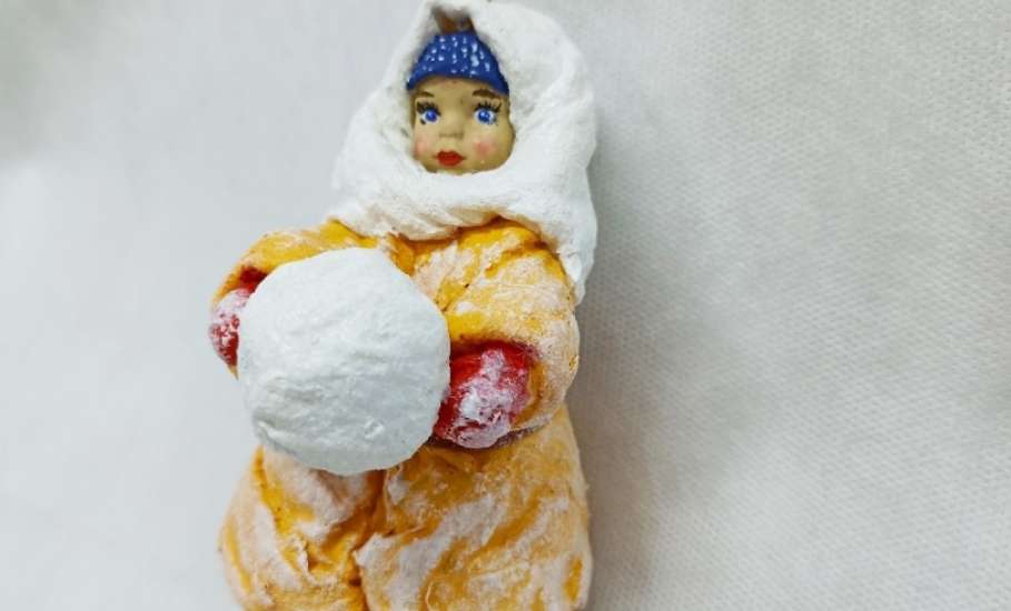 Подведены итоги народного голосования за приз зрительских симпатий в рамках конкурса ёлочных игрушек в стиле XIX века в Музее купечества и сословий.