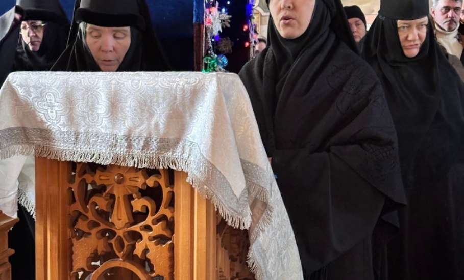 Дорогие братья и сестры! Поздравляем всех с Крещенским Сочельником!