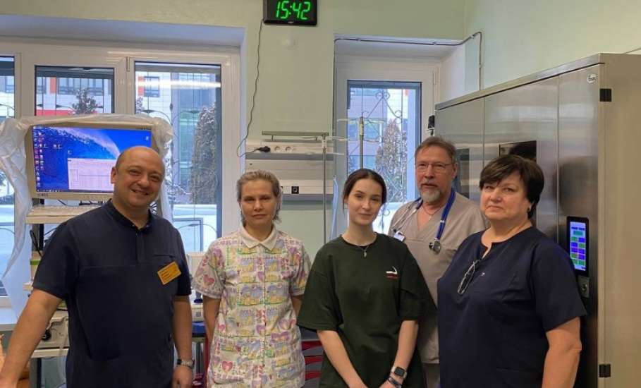 Эндоскописты областной детской больницы извлекли батарейку из пищевода двухлетней девочки