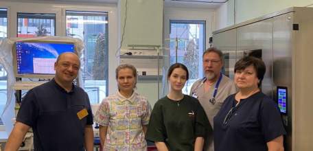 Эндоскописты областной детской больницы извлекли батарейку из пищевода двухлетней девочки