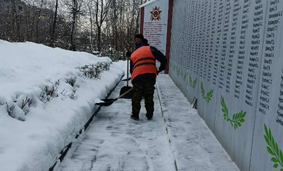 Сотрудники МУП &laquo;Елец-Сервис&raquo; продолжают работы по благоустройству города