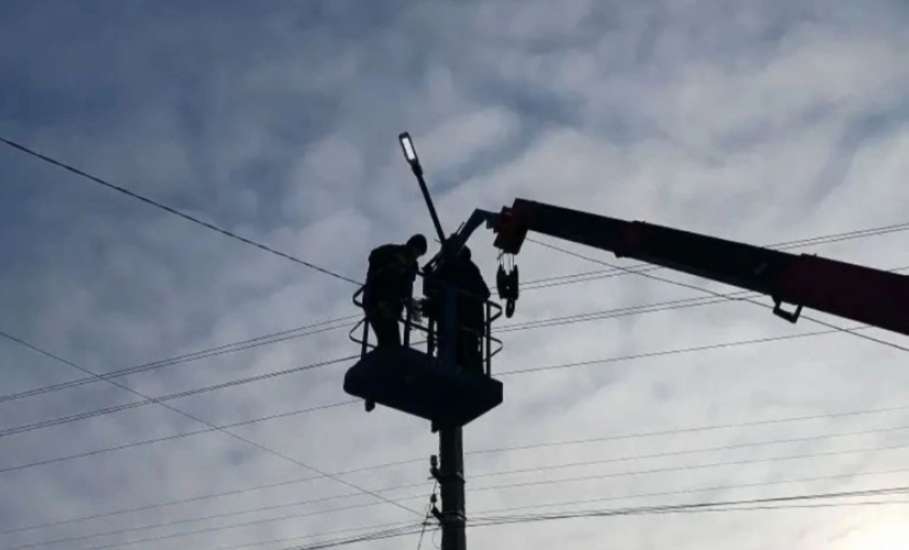 Управление благоустройства города Ельца продолжает восстанавливать уличное освещение