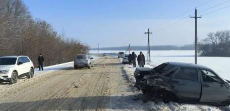 В Елецком районе в столкновении с &laquo;Газелью&raquo; пострадала пассажирка &laquo;Богдана&raquo;!