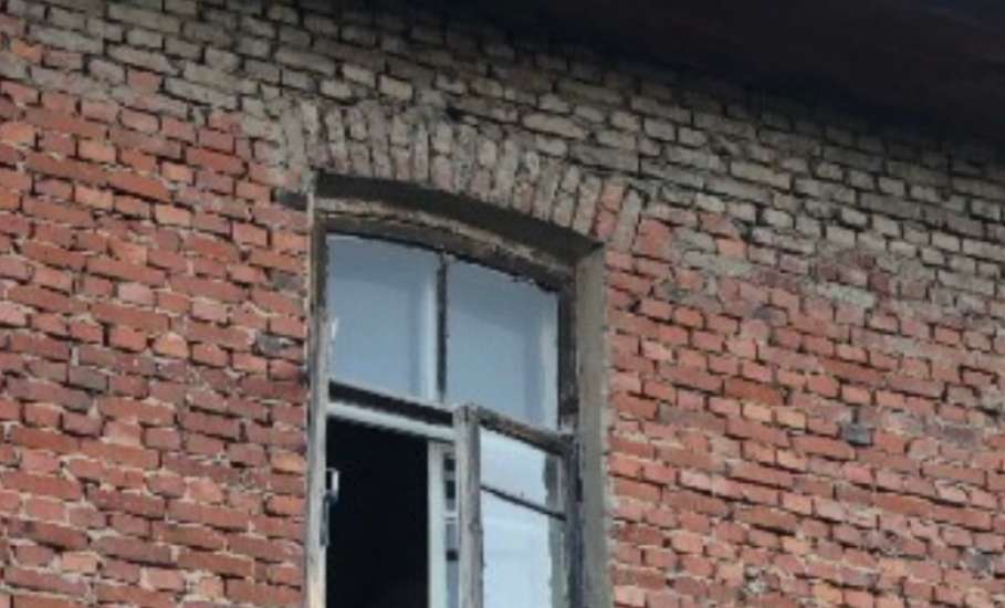 Ревнивец в Ельце устроил погром в чужой квартире. Как потом оказалось - квартиру он перепутал!