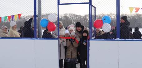 В селе Талица открыта современная хоккейная коробка, построенная в рамках муниципального проекта &laquo;Развитие сельских территорий через детский спорт&raquo;