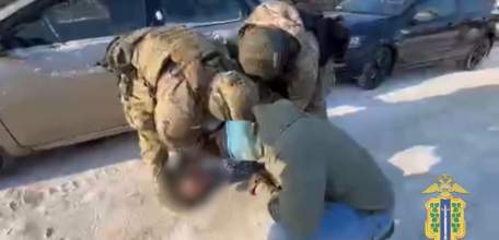 В Липецкой области задержан организатор незаконной миграции через фиктивные браки и две его сообщницы!