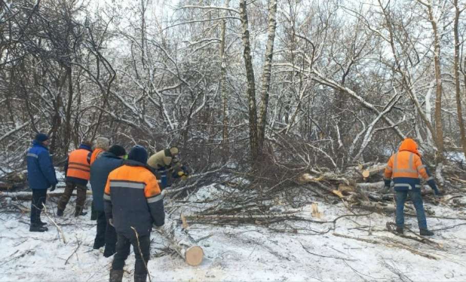 В Ельце наконец появляются новые дорожные знаки, вместо старых ржавых!