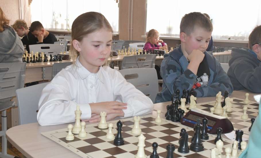 В минувшие выходные в Елецком округе стартовали традиционные соревнования на Кубок главы Елецкого округа по быстрым шахматам