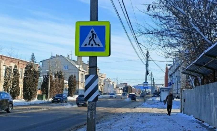 Каждый день сотрудники организации поддерживают порядок в Ельце