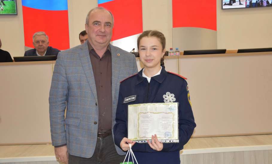 В Елецком районе торжественно вручали свидетельства о профессии рабочего, должности служащего по профессии &laquo;Кружевница&raquo;