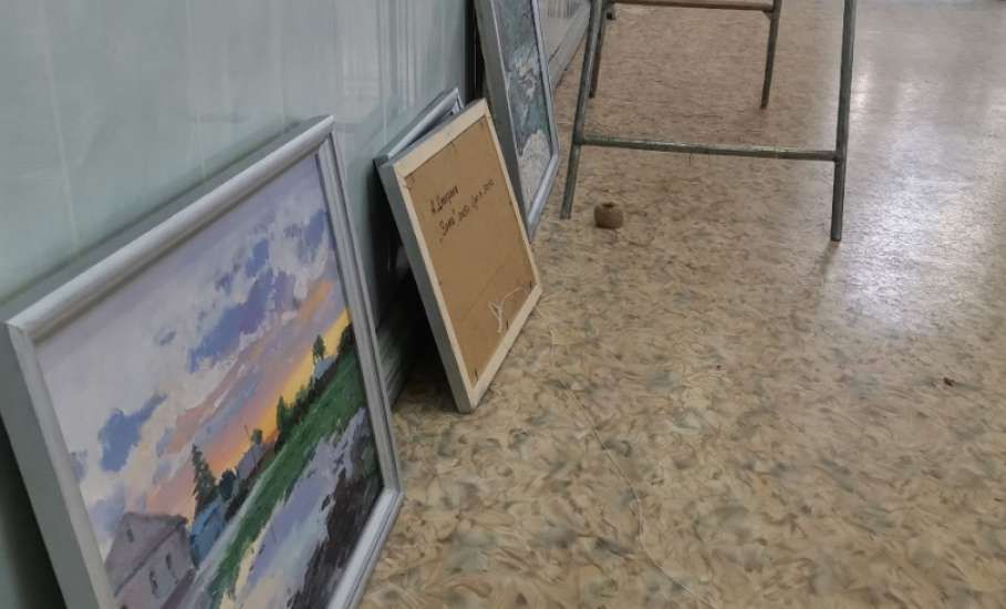 В художественном  музее Ельца начинается монтаж новой экспозиции!