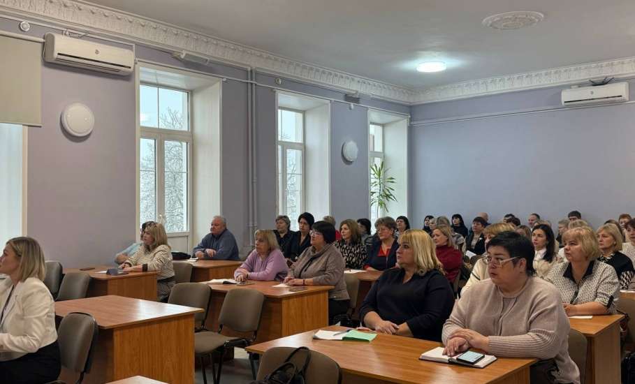 Сегодня в зале заседания администрации Ельца состоялось совещание по вопросам безопасного использования газа в быту