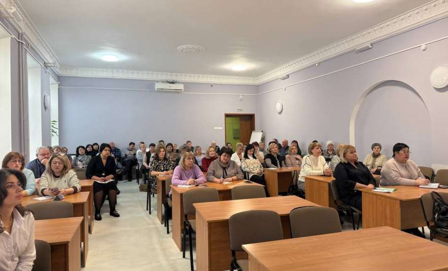 Сегодня в зале заседания администрации Ельца состоялось совещание по вопросам безопасного использования газа в быту