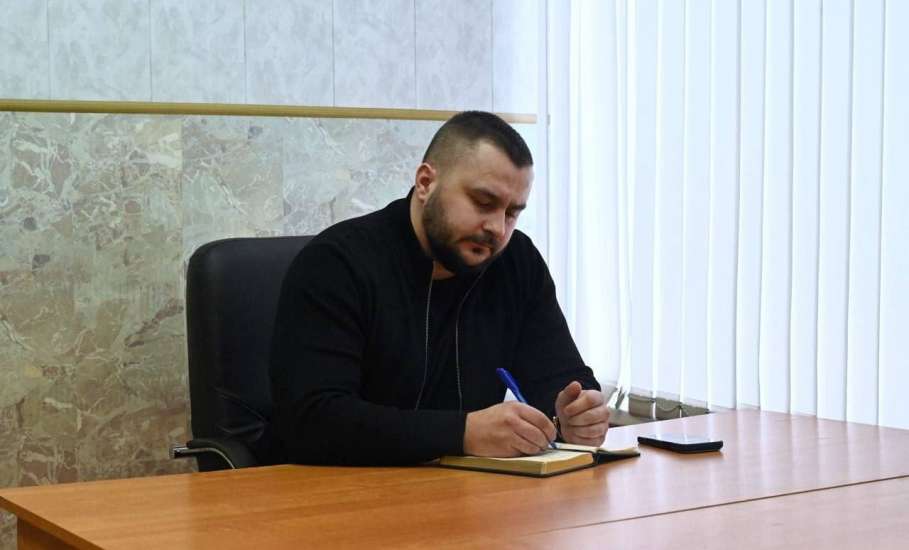 Сегодня личный прием граждан провел заместитель главы администрации городского округа города Ельца Алексей Панков