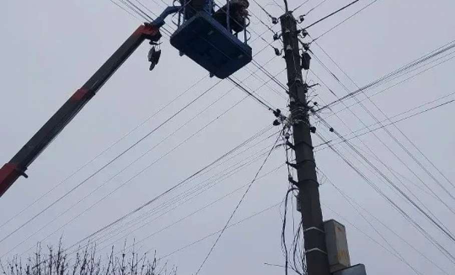 В Ельце по многим улицам восстановили уличное освещение