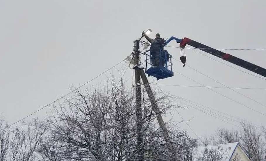 В Ельце по многим улицам восстановили уличное освещение