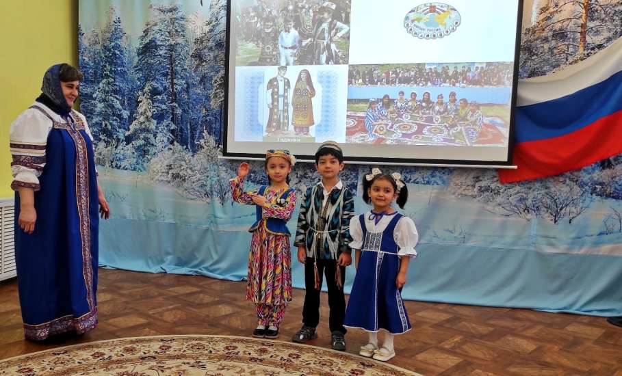 В детском саду №32 "Солнышко" дан старт мероприятиям под девизом &laquo;В единстве народов &ndash; сила России&raquo;