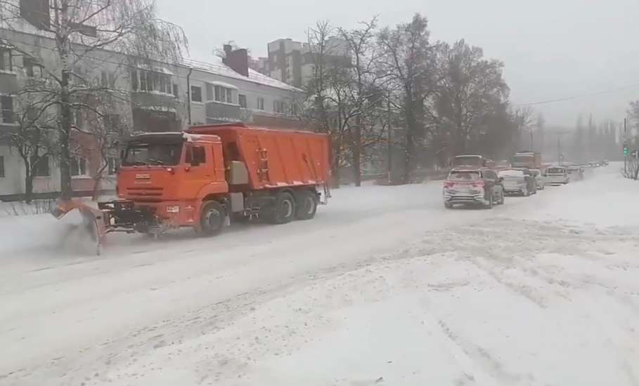 Вячеслав Жабин: &laquo;Елец оказался во власти непогоды. Сильный ветер до 16 м/с и метель усложняют ситуацию на улицах нашего города."