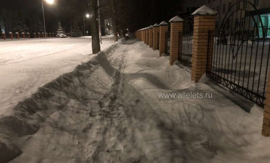 Елец замело! Вечерний город, снежные буруны по улице Коммунаров