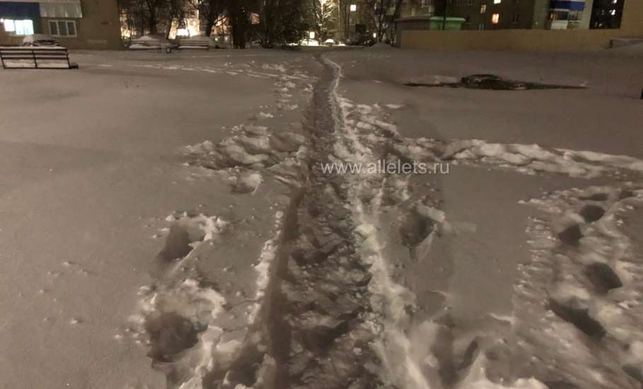 Елец замело! Вечерний город, снежные буруны по улице Коммунаров