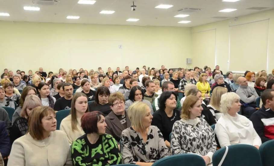 В МБОУ СШ п. Ключ Жизни состоялось родительское собрание, по поводу проведения ГИА в 9‑х классах