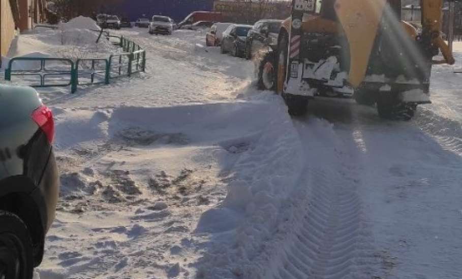 Уборка во дворе: когда парковка мешает общему благу!