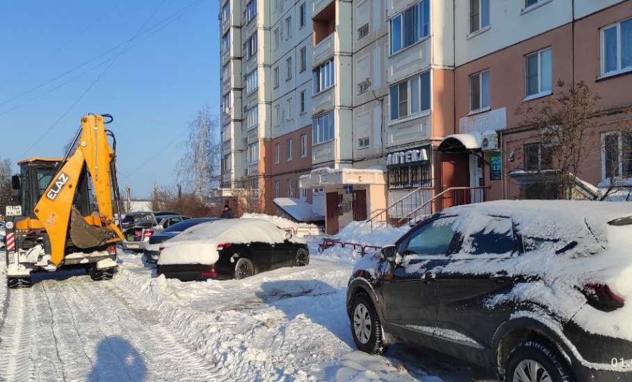 Уборка во дворе: когда парковка мешает общему благу!