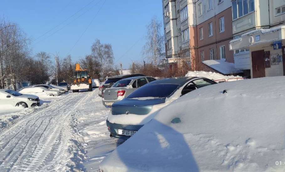 Уборка во дворе: когда парковка мешает общему благу!