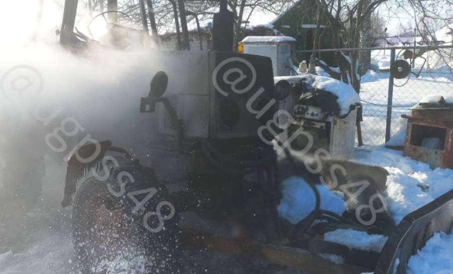 Вчера в Елецком районе пожарные обнаружили догорающий трактор и труп мужчины!