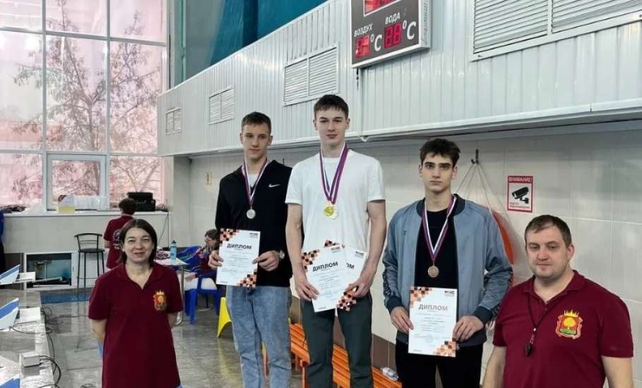 Заключительный третий день чемпионата и первенства Липецкой области по плаванию принёс команде города Ельца очередные победы!