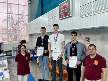 Заключительный третий день чемпионата и первенства Липецкой области по плаванию принёс команде города Ельца очередные победы!