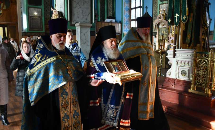 В Вознесенский собор прибыл ковчег с частицей Пояса Пресвятой Богородицы