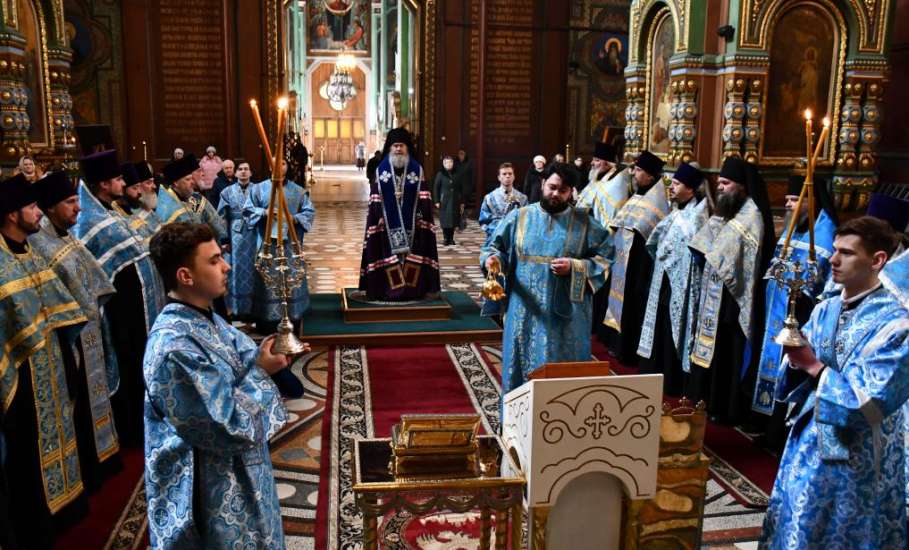 В Вознесенский собор прибыл ковчег с частицей Пояса Пресвятой Богородицы