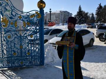В Вознесенский собор прибыл ковчег с частицей Пояса Пресвятой Богородицы