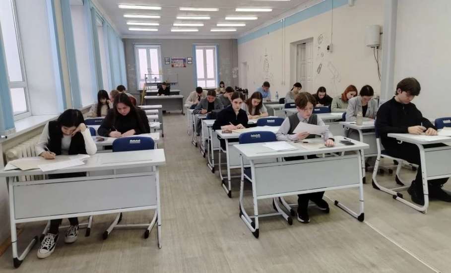 Сегодня в школах города состоялись муниципальные тренировочные экзамены по математике для учащихся 11-х классов