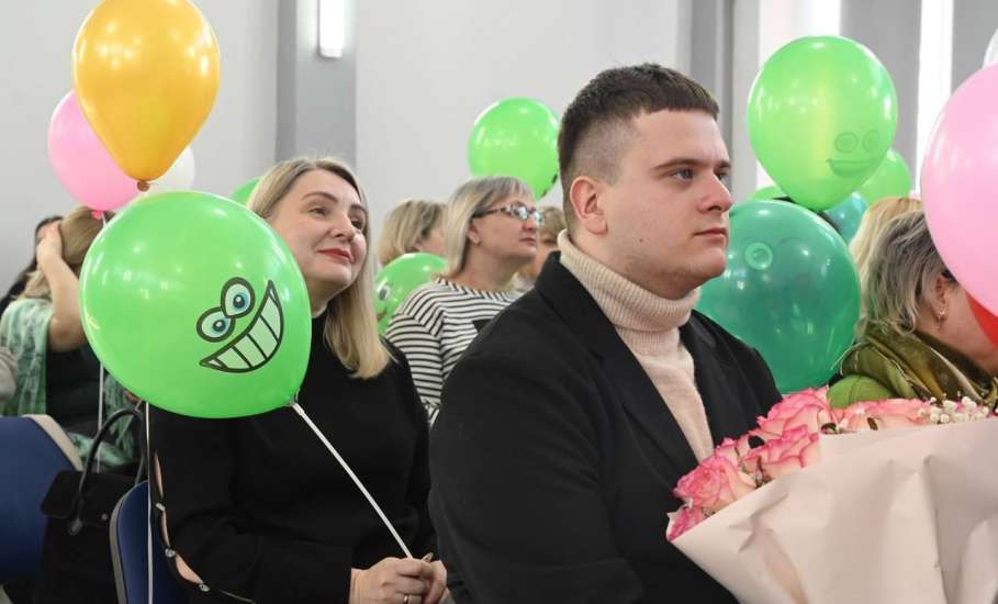 Лучший учитель Ельца преподаёт в школе №10!