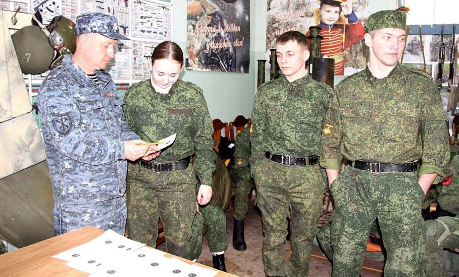 Студенты ЕТЖТ постреляли из &laquo;воздушки&raquo; в Ельце