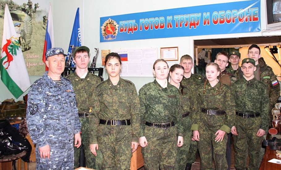 Студенты ЕТЖТ постреляли из &laquo;воздушки&raquo; в Ельце