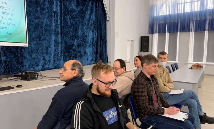 В Ельце состоялся состоялся семинар-практикум "Компетенции 4К в современном образовании"