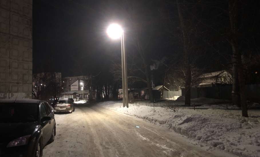 Горы мусора в Ельце в 7-ом микрорайоне!