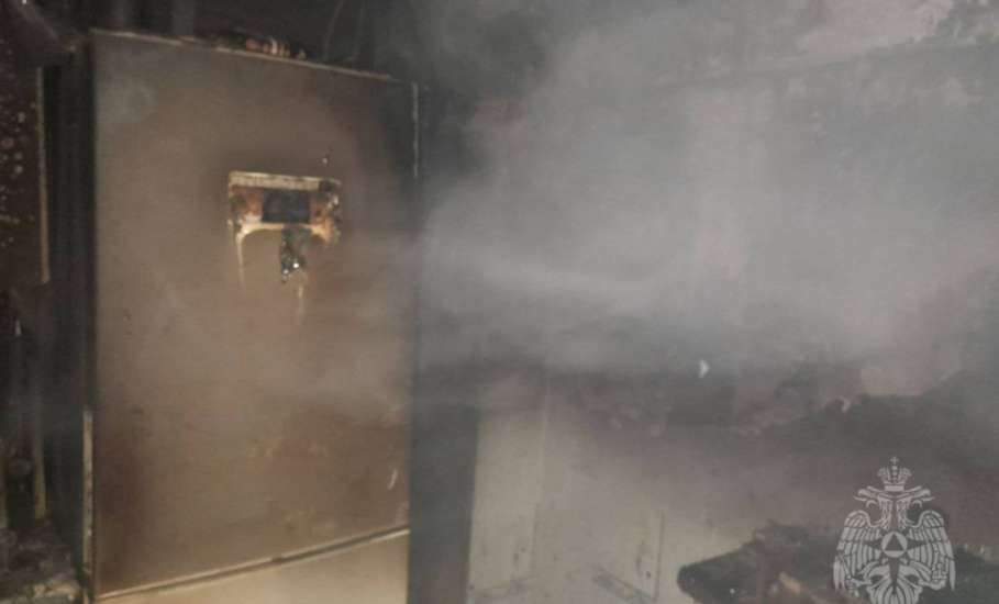 В Ельце вчера вечером горел жилой дом!